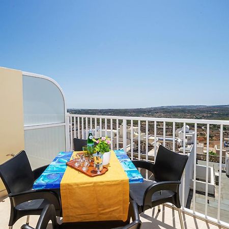 Summer Breeze Apartment With Panoramic Terrace - By Getawaysmalta Mellieha Exterior foto