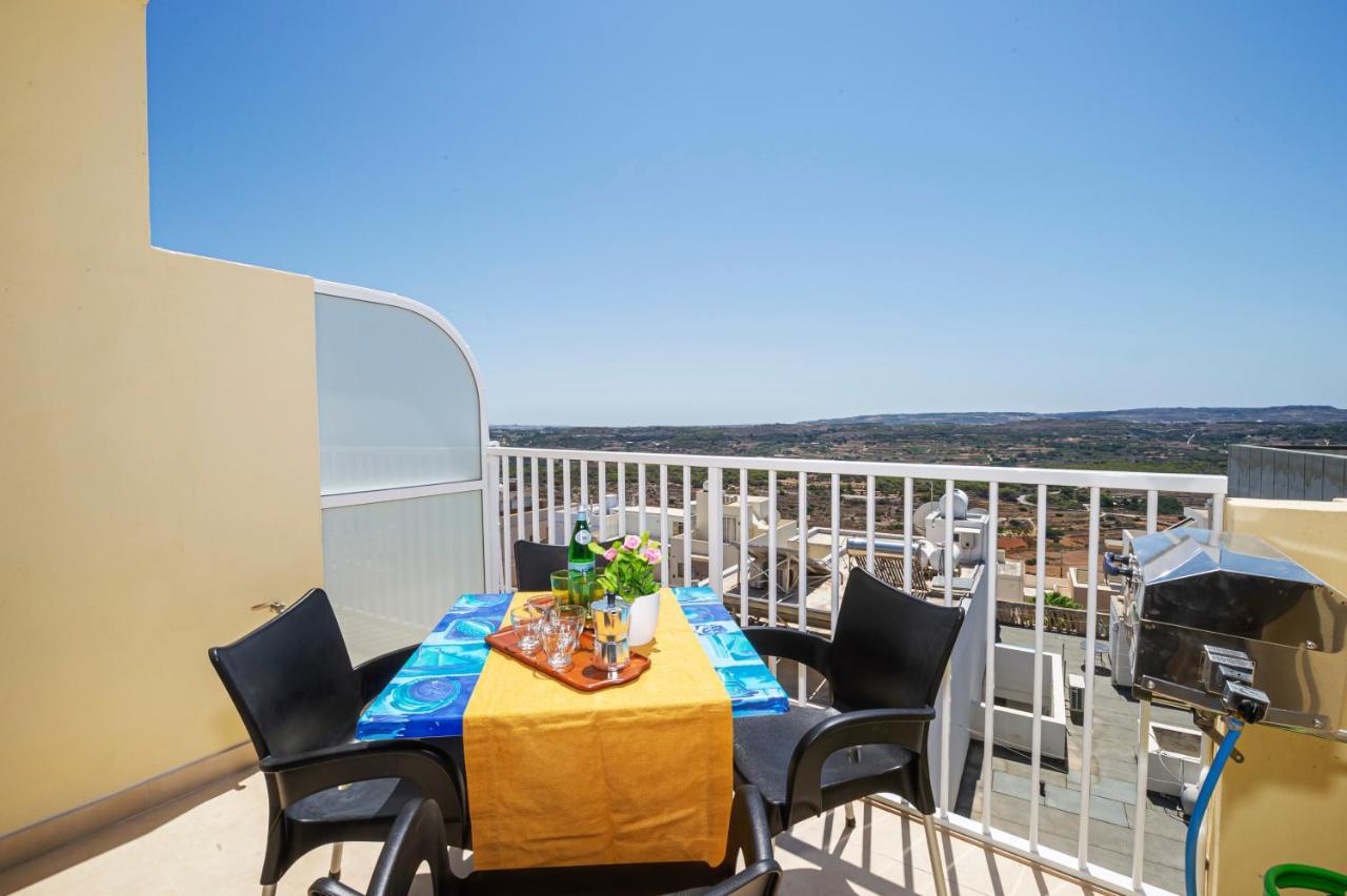 Summer Breeze Apartment With Panoramic Terrace - By Getawaysmalta Mellieha Exterior foto