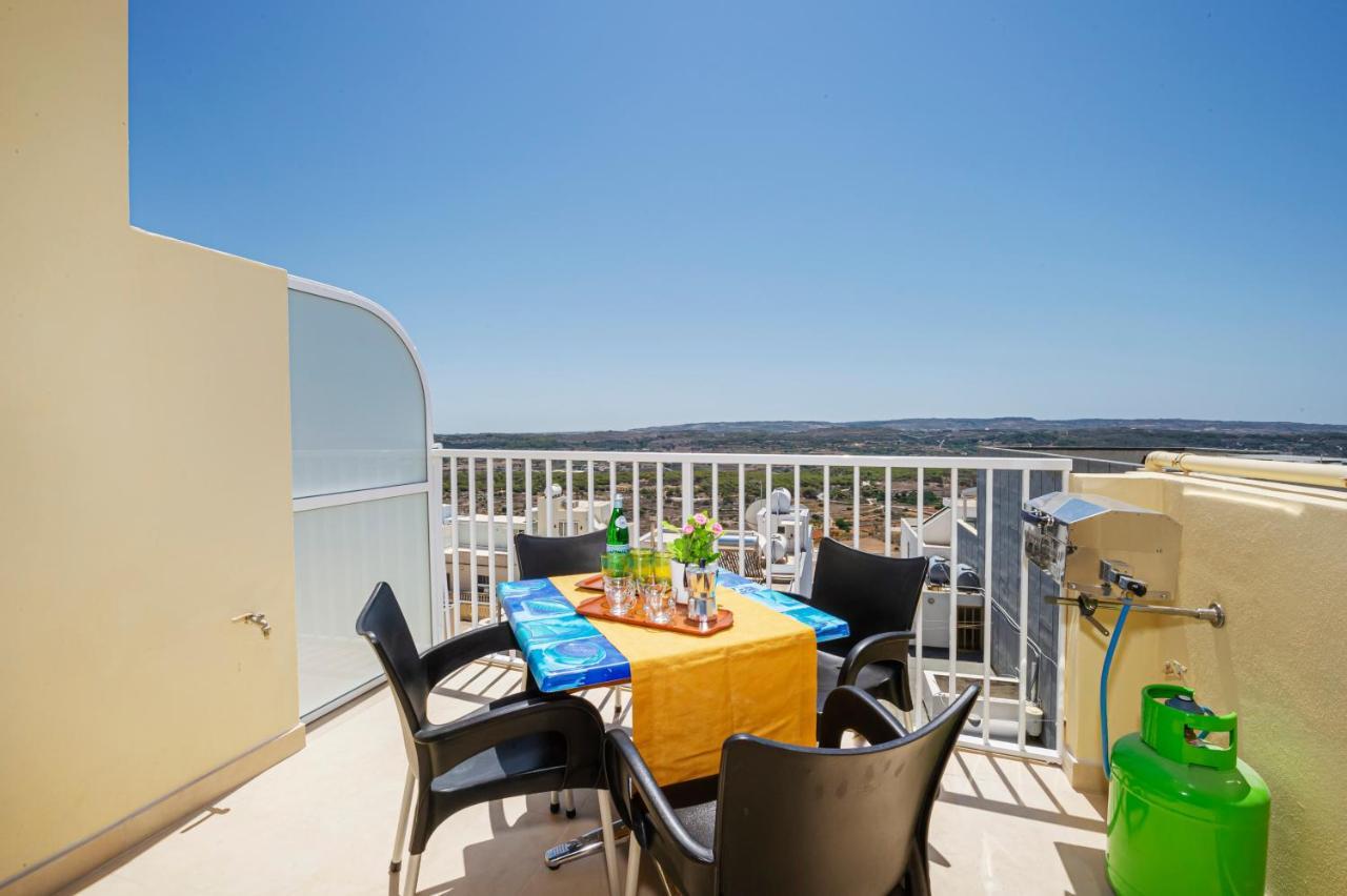 Summer Breeze Apartment With Panoramic Terrace - By Getawaysmalta Mellieha Exterior foto