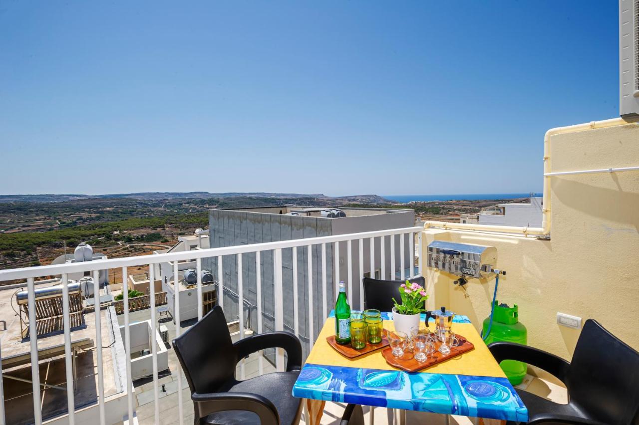 Summer Breeze Apartment With Panoramic Terrace - By Getawaysmalta Mellieha Exterior foto