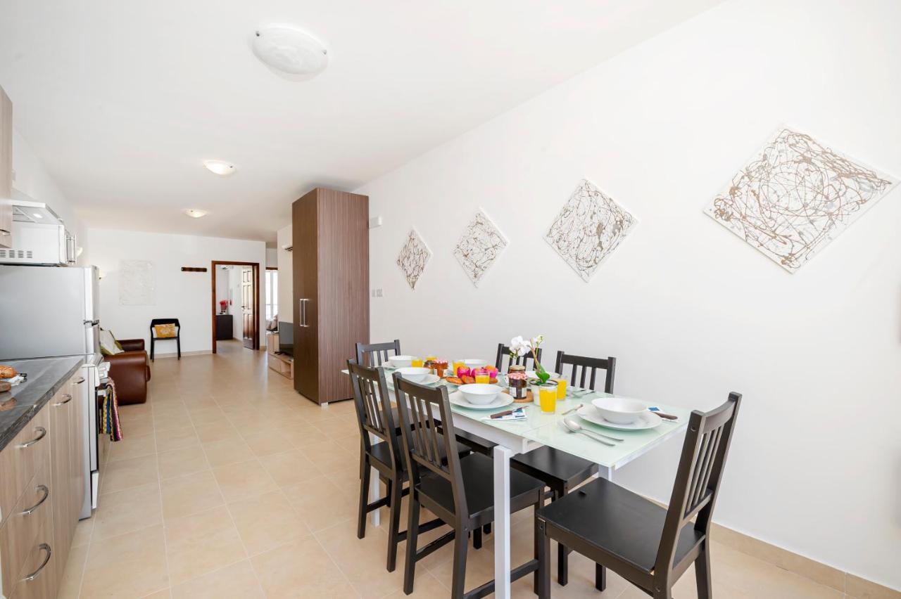 Summer Breeze Apartment With Panoramic Terrace - By Getawaysmalta Mellieha Exterior foto