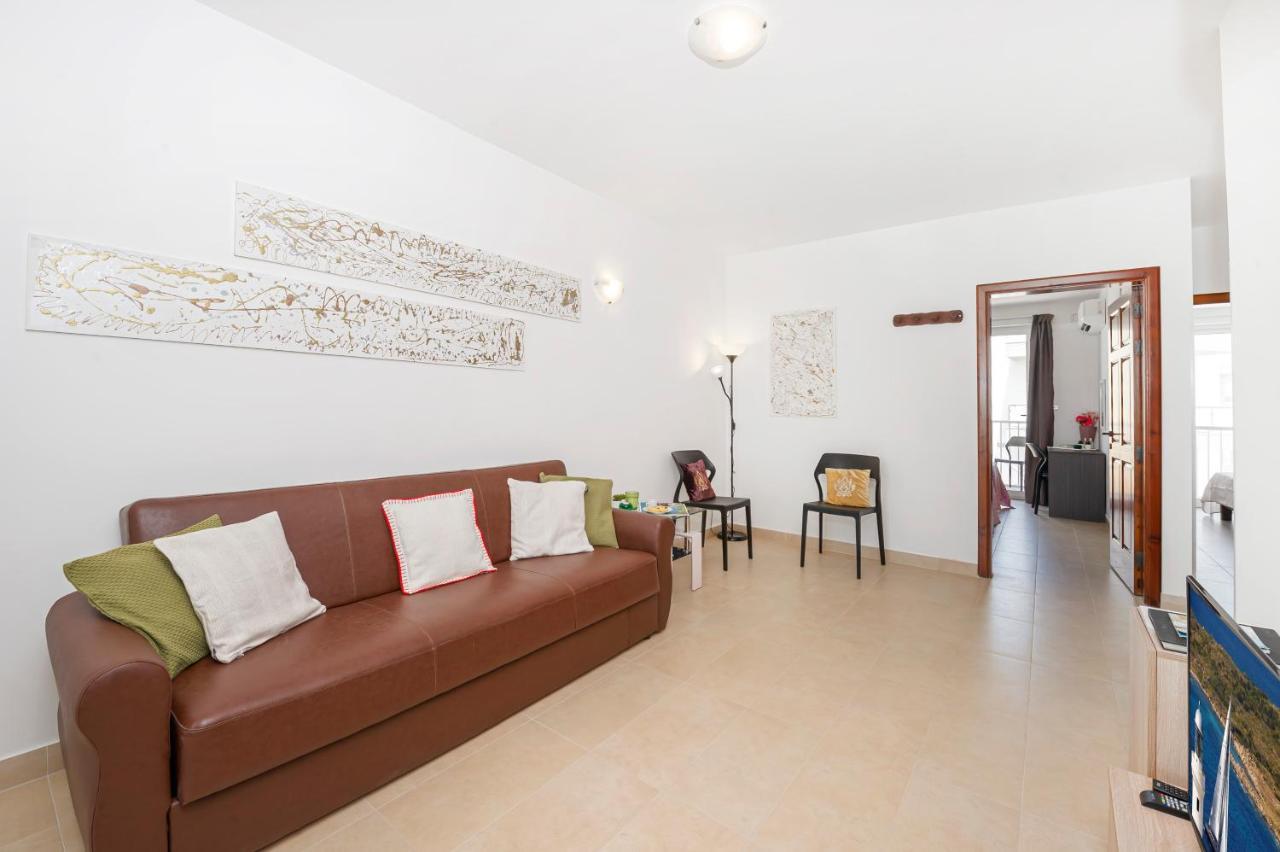 Summer Breeze Apartment With Panoramic Terrace - By Getawaysmalta Mellieha Exterior foto