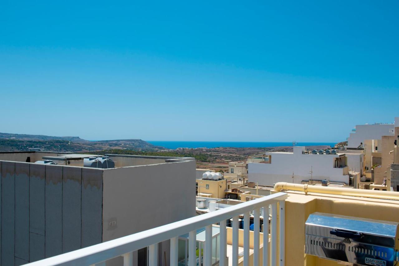 Summer Breeze Apartment With Panoramic Terrace - By Getawaysmalta Mellieha Exterior foto