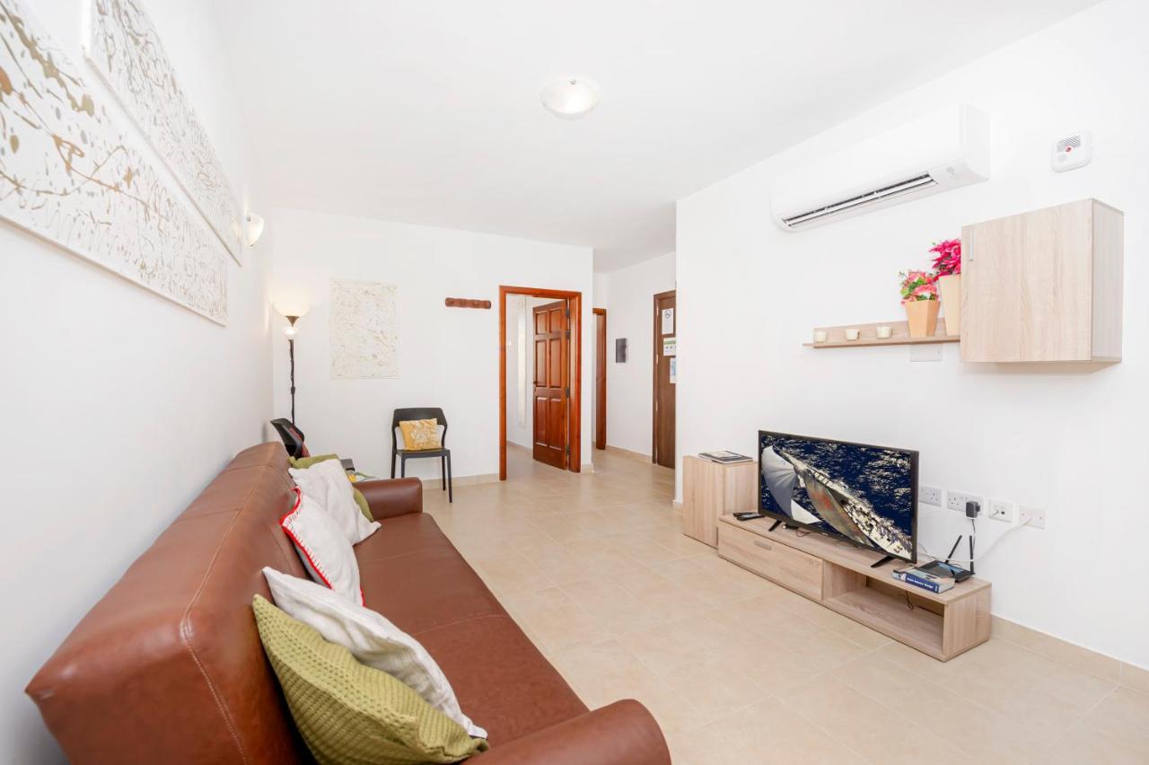 Summer Breeze Apartment With Panoramic Terrace - By Getawaysmalta Mellieha Exterior foto